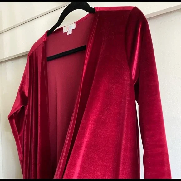 Red Velvet Sarah Lularoe - Picture 2 of 2